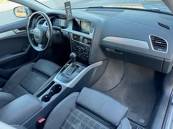 Audi A4 2011 photo 5