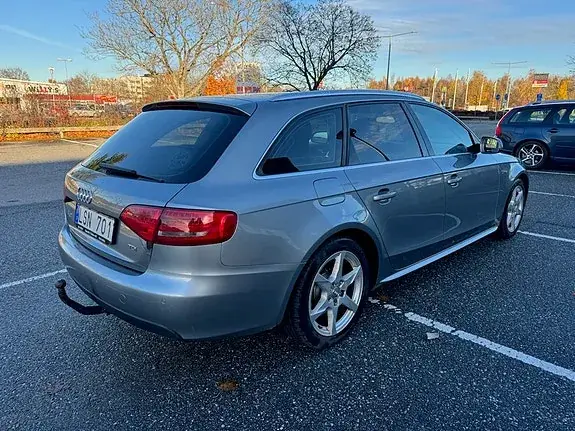 Audi A4 2011 photo 3
