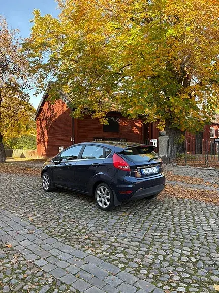 Ford Fiesta 2011 photo 3