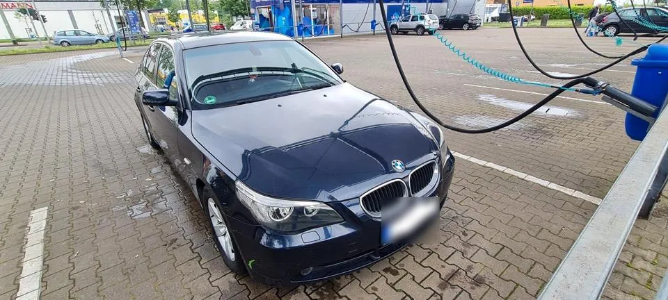 BMW 523I