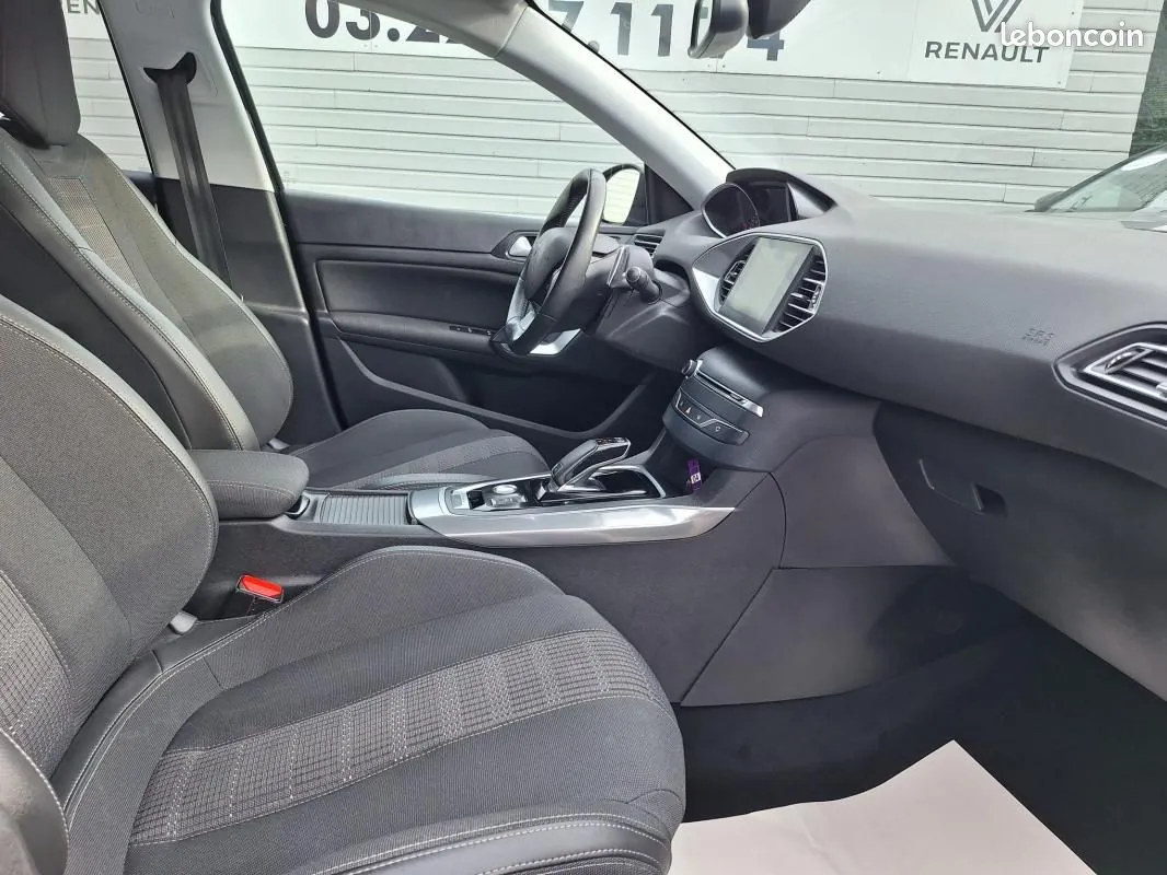 Peugeot 308 2020 photo 2