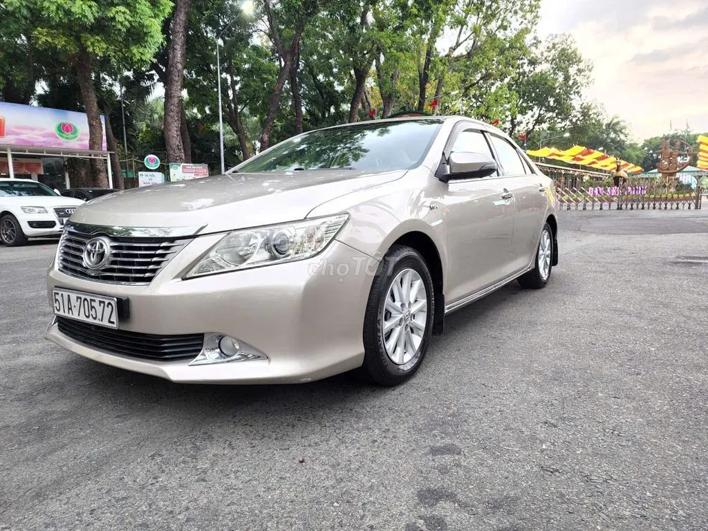 Toyota Camry 2014 photo 2
