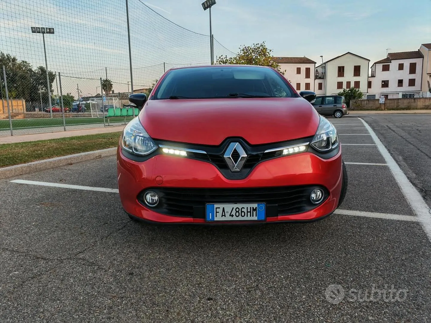 Renault Clio 2015 photo 2