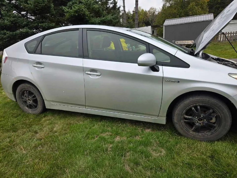 Toyota Prius 2012 photo 2