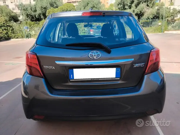 Toyota Yaris 2014 photo 3