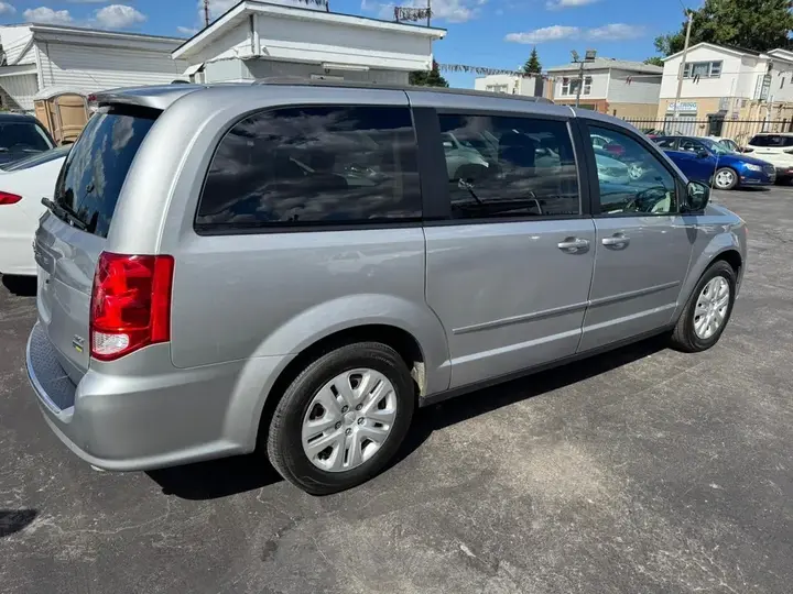 Dodge Grand Caravan 2017 photo 4