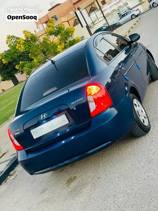 Hyundai Accent 2010 photo 3