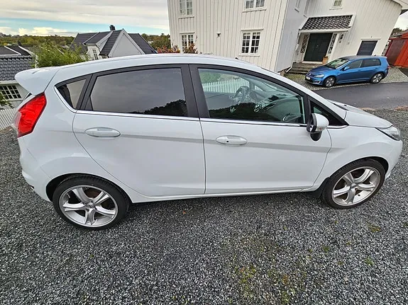 Ford Fiesta 2015 photo 3