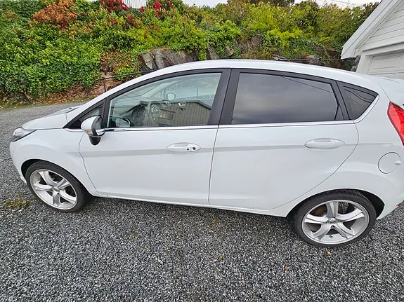 Ford Fiesta 2015 photo 5