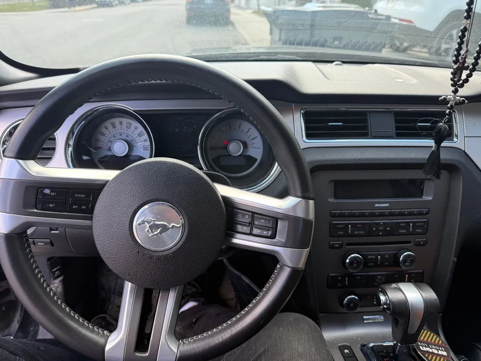 Ford Mustang 2010 photo 3