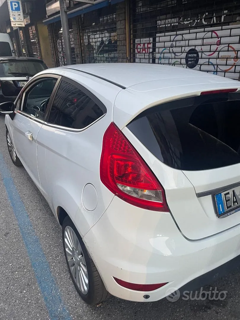 Ford Fiesta 2009 photo 3