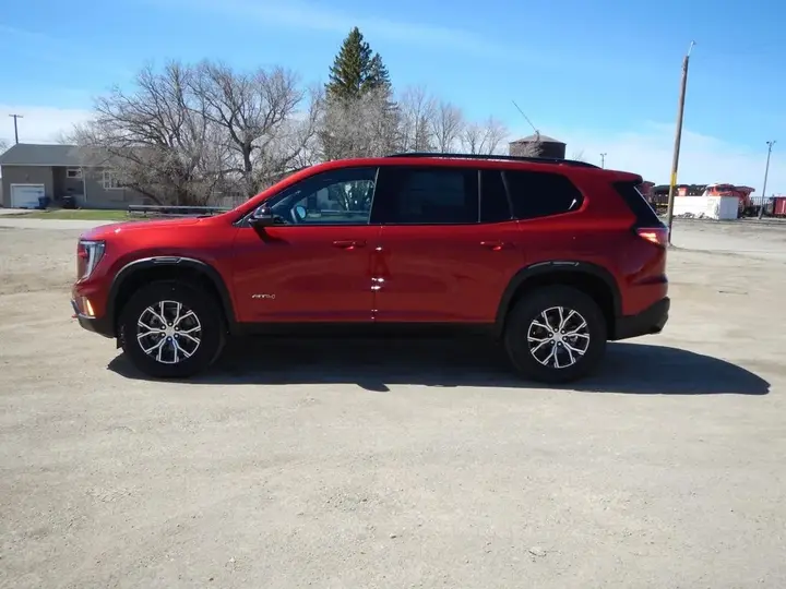 GMC Acadia 2026 photo 2