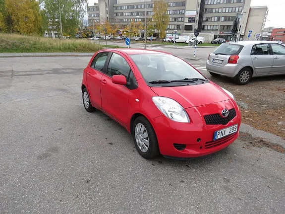 Toyota Yaris 2007 photo 2