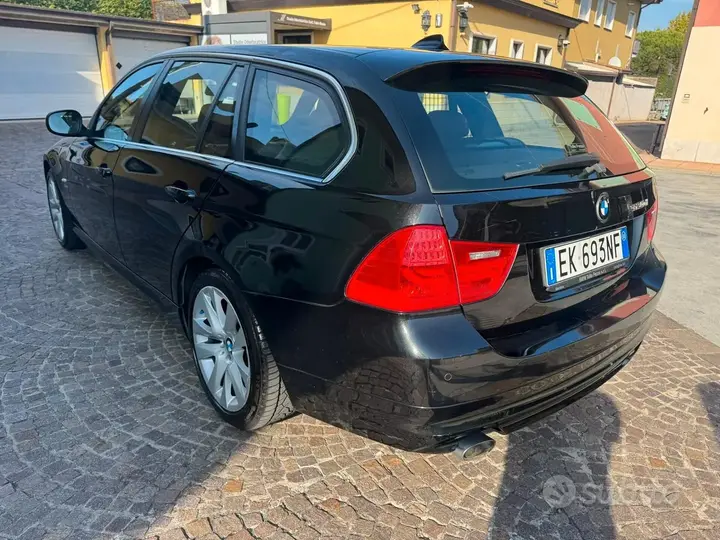 BMW 320D 2011 photo 4