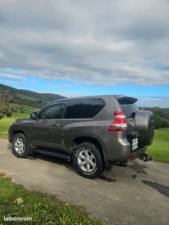 Toyota Land Cruiser 2016 photo 2