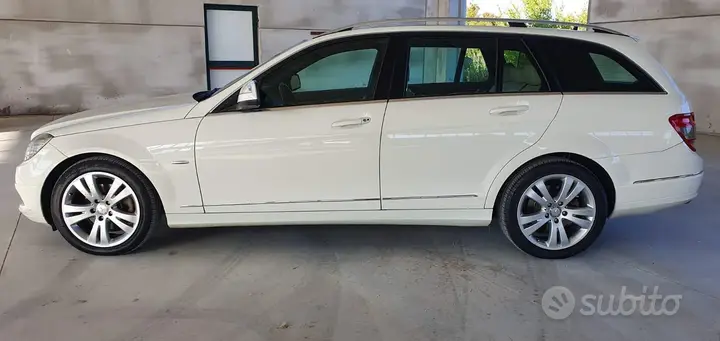 Mercedes-Benz C-Class 2009 photo 3