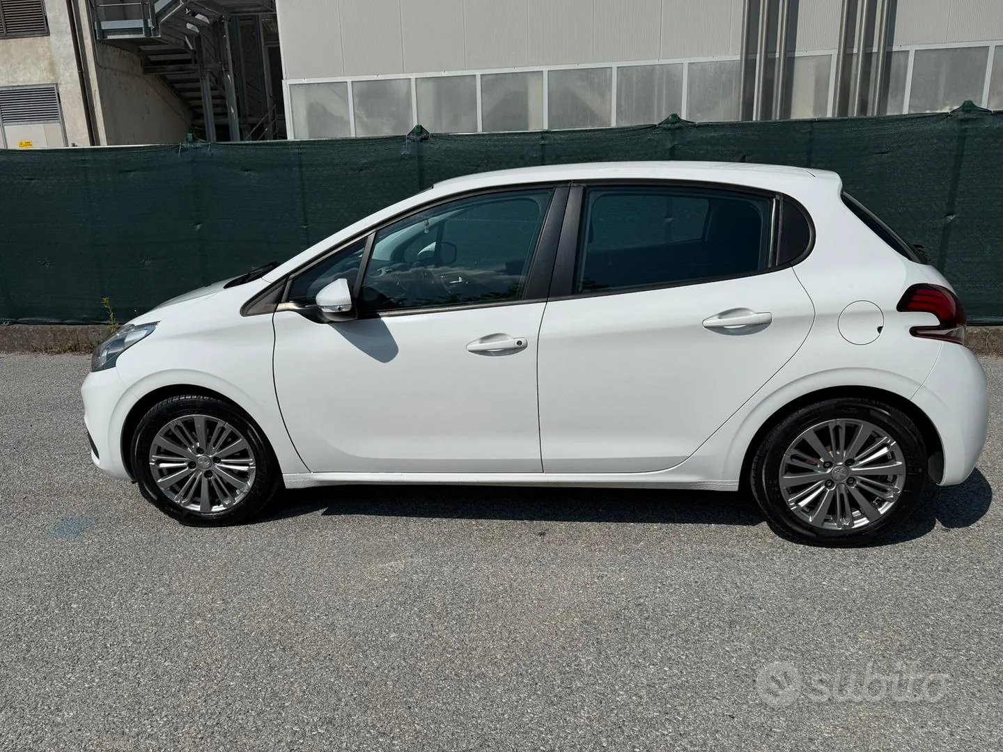 Peugeot 208 2017 photo 4