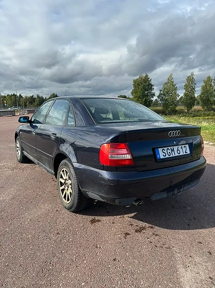 Audi A4 2001 photo 2