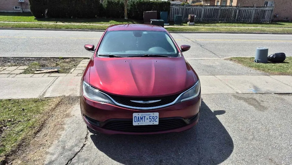 Chrysler 200 2015 photo 2