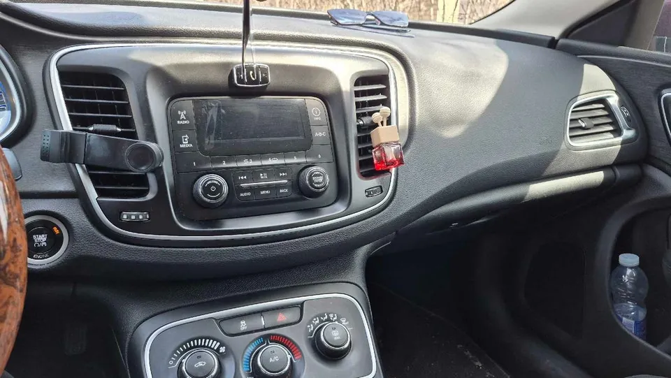 Chrysler 200 2015 photo 4