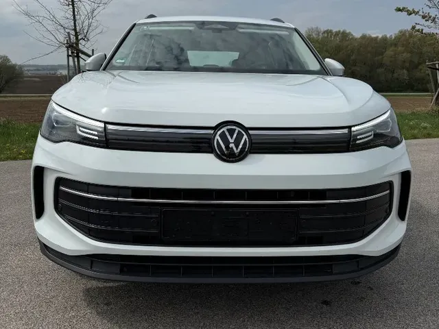 Volkswagen Tiguan 2024 photo 4