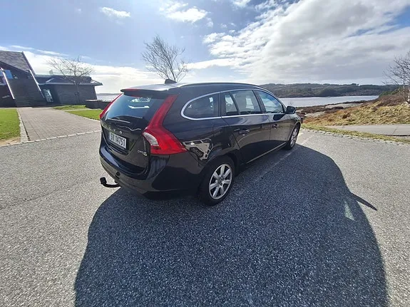 Volvo V60 2012 photo 2