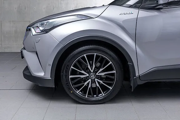 Toyota C-Hr 2018 photo 2