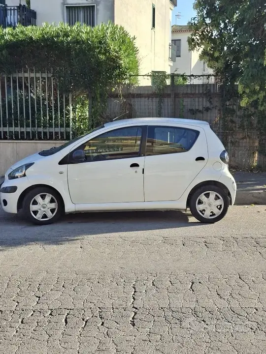 Toyota Aygo 2012 photo 3