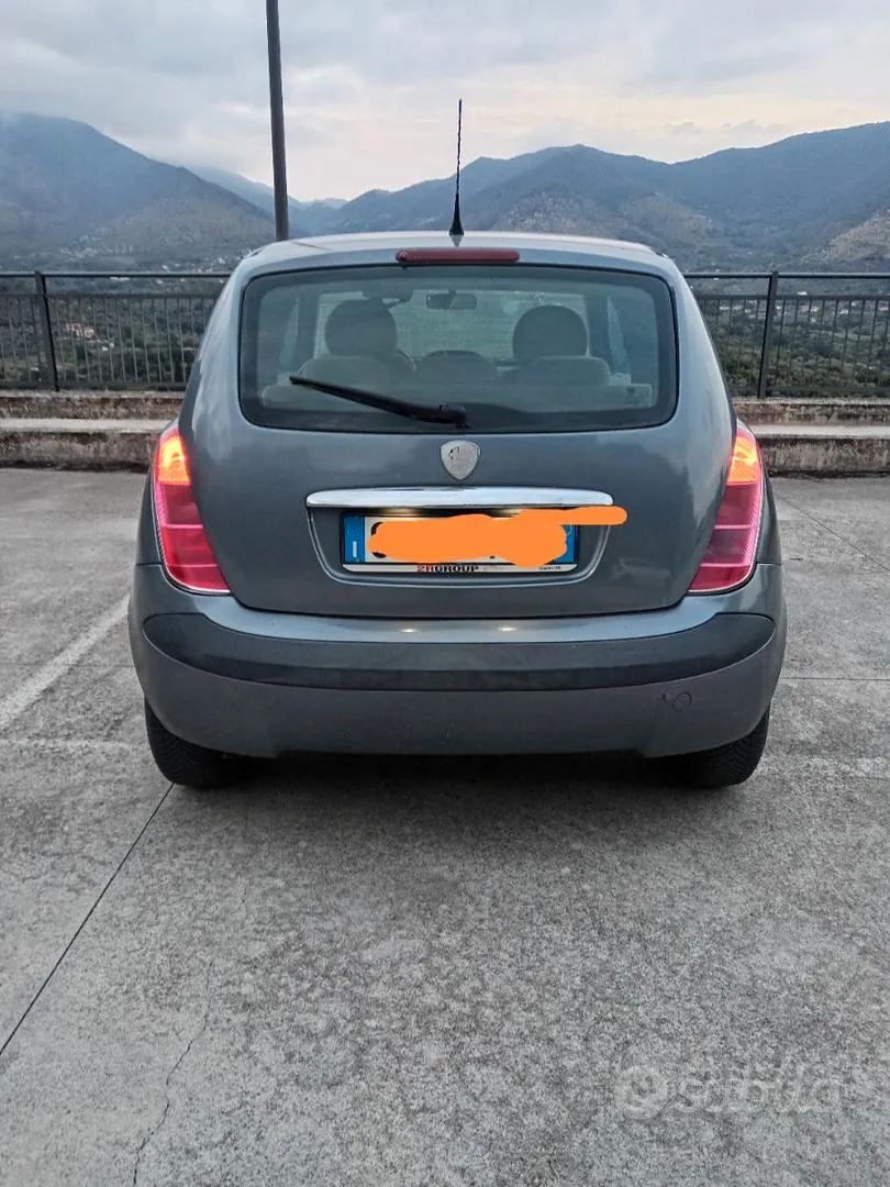 Lancia Ypsilon