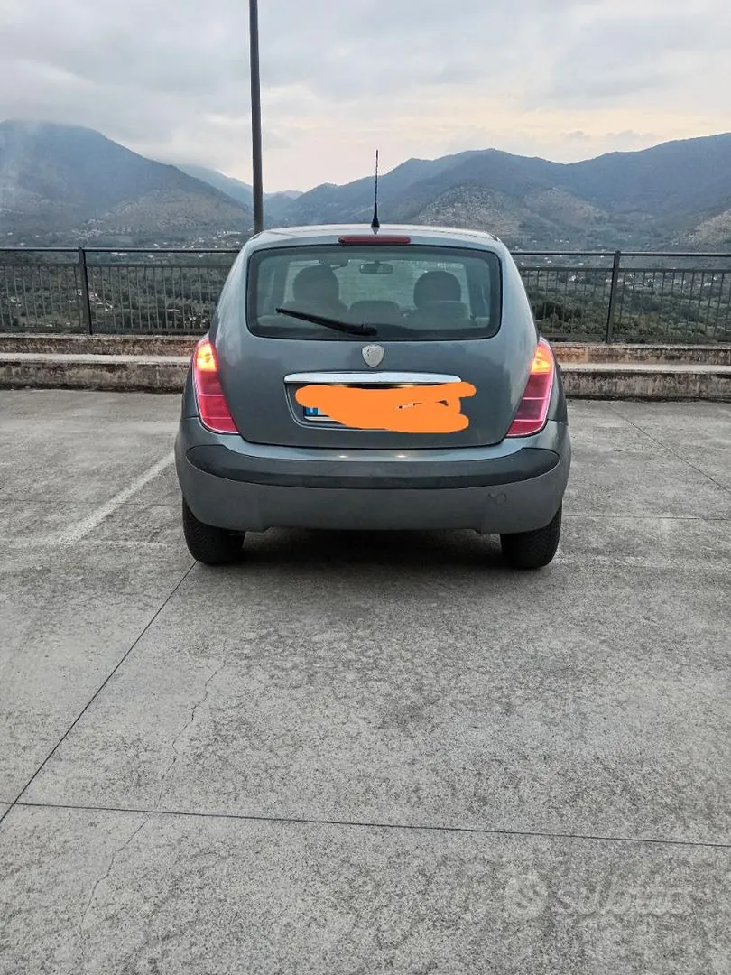 Lancia Ypsilon 2004 photo 2