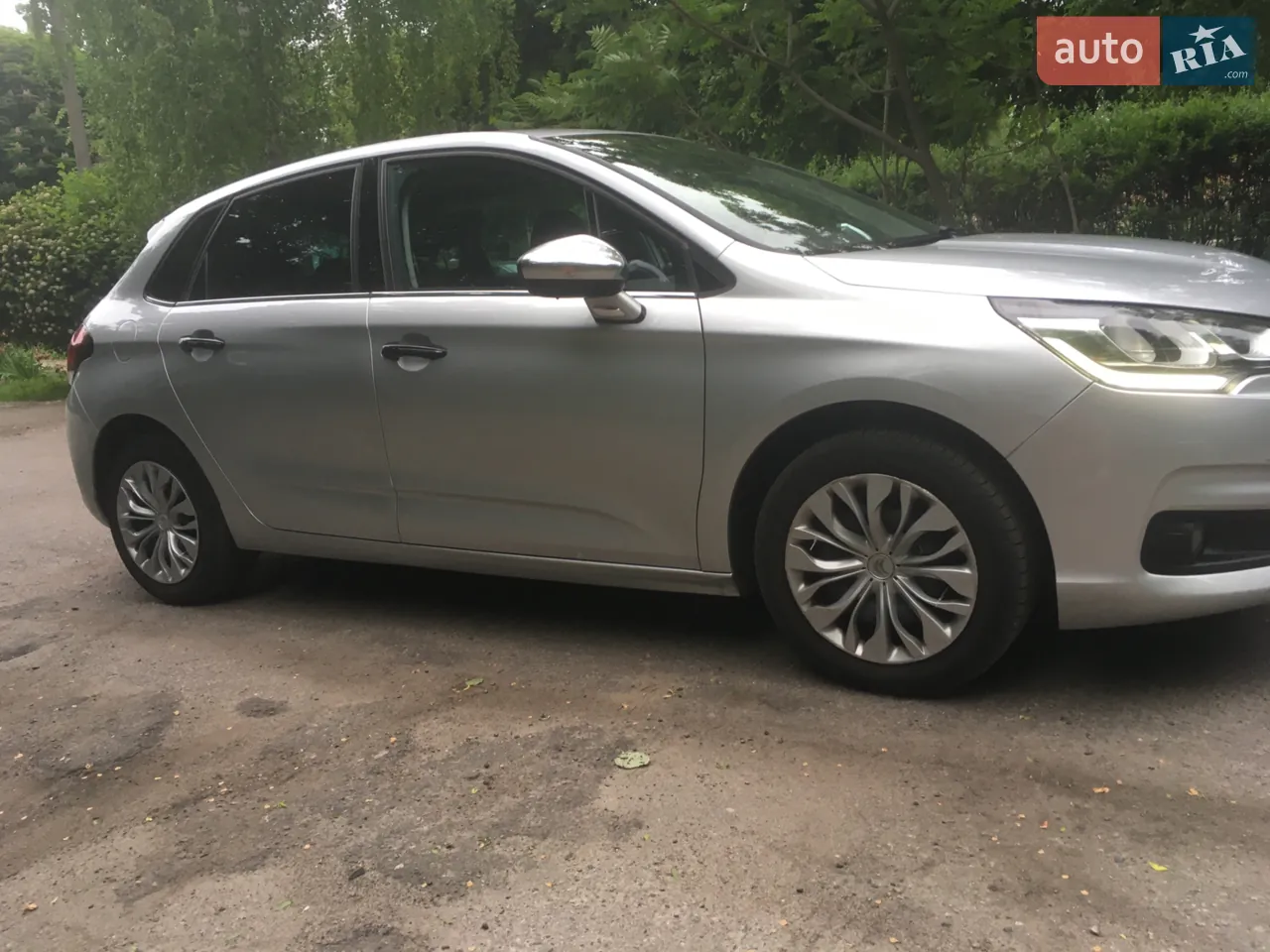 Citroen C4 2015 photo 2