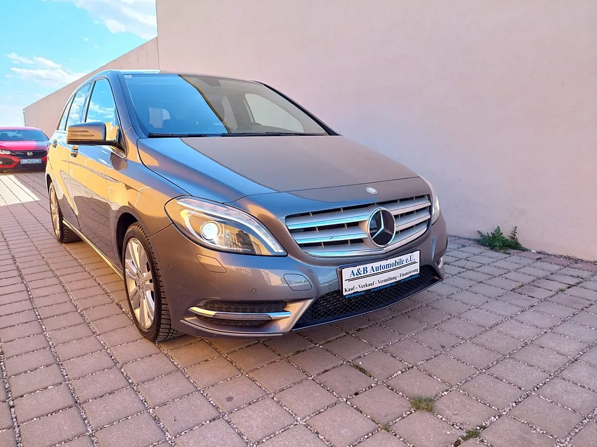 Mercedes-Benz B-Class 2013 photo 3
