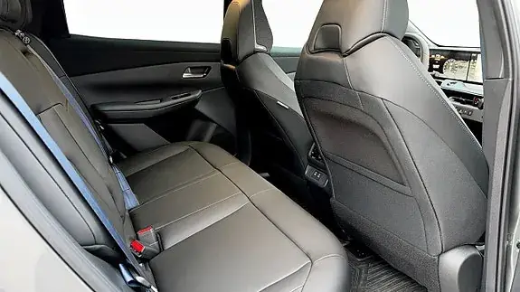 Nissan Leaf 2026 photo 5