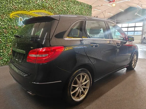 Mercedes-Benz B250 2013 photo 4