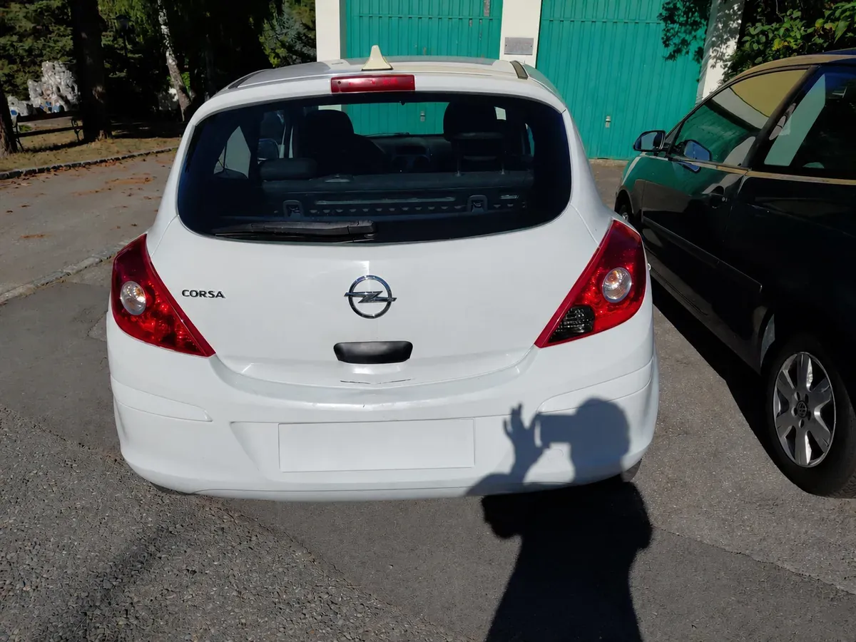 Opel Corsa 2011 photo 3