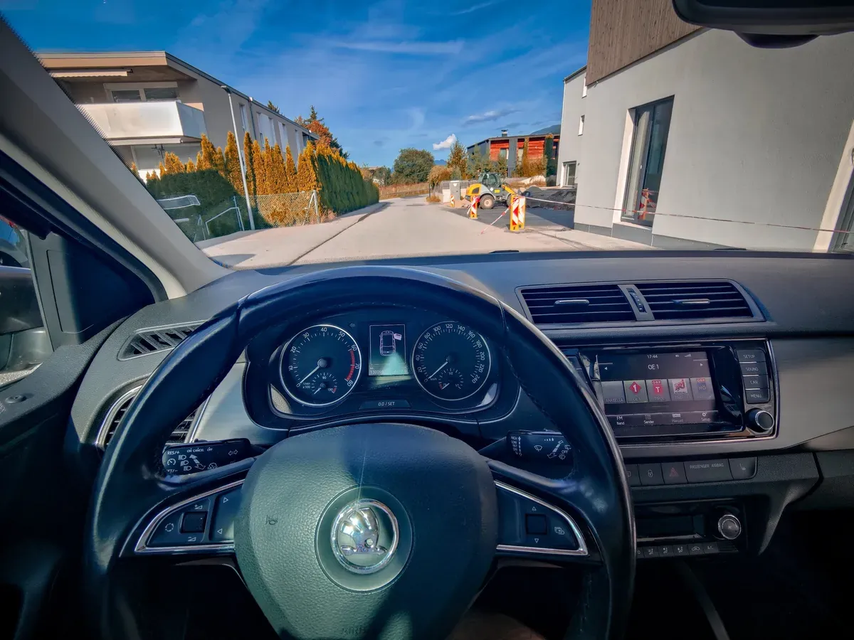 Skoda Fabia 2015 photo 2
