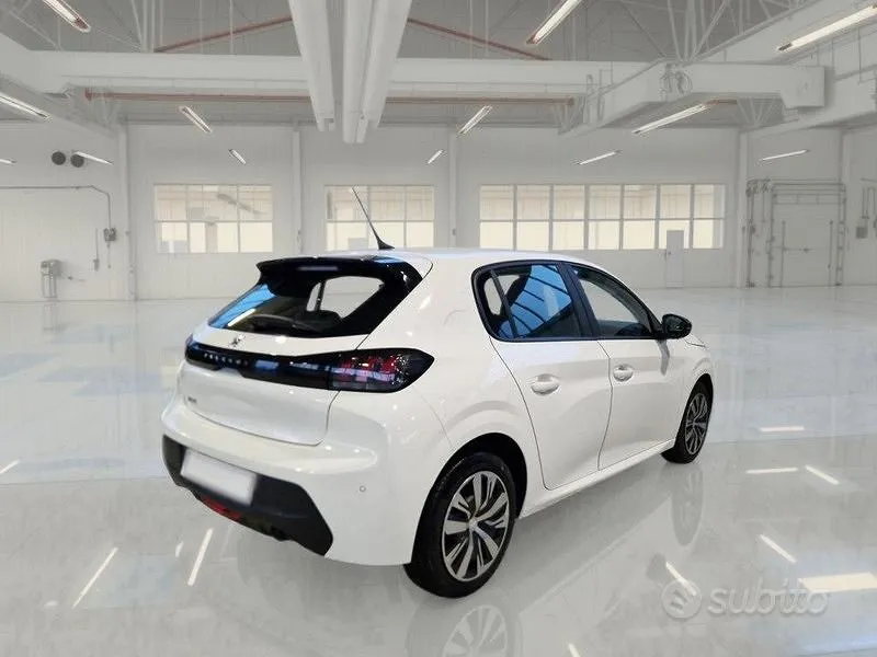 Peugeot 208 2023 photo 4