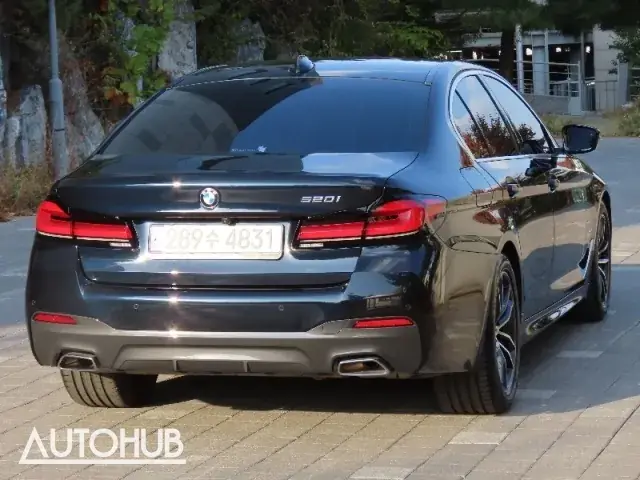 BMW 5 Series 2023 photo 3