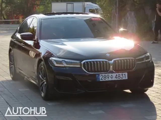 BMW 5 Series 2023 photo 2