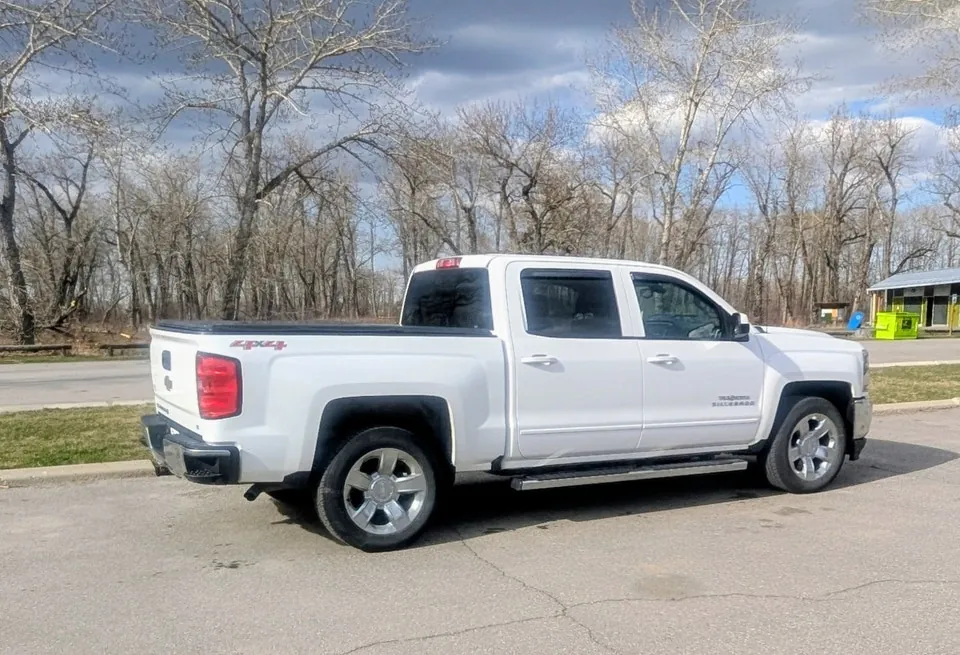 Chevrolet Silverado 2017 photo 2