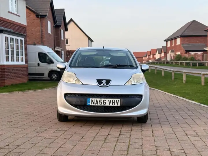 Peugeot 107 2006 photo 4