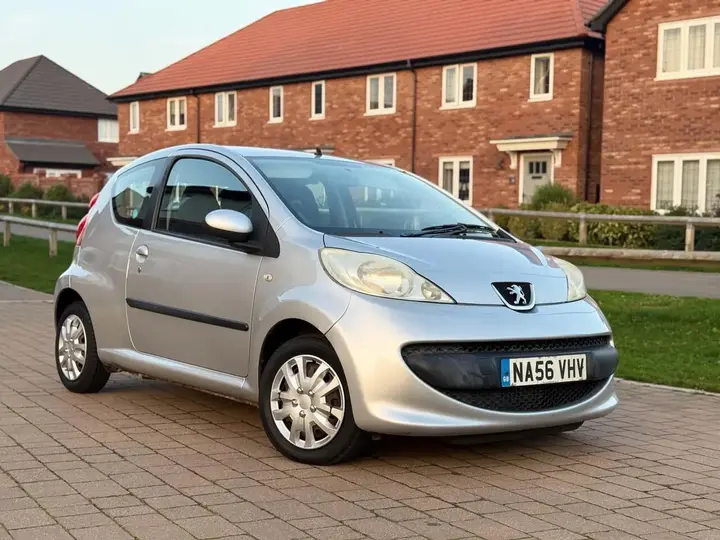 Peugeot 107 2006 photo 3