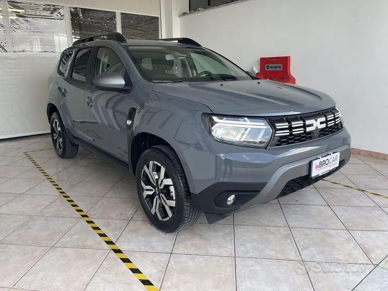 Dacia Duster 2023 photo 2