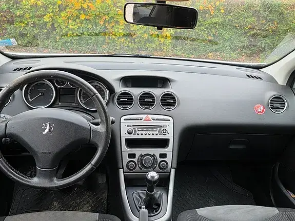 Peugeot 308 2008 photo 5