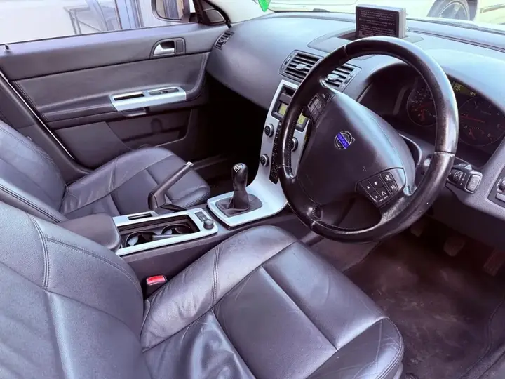 Volvo V50 2011 photo 4