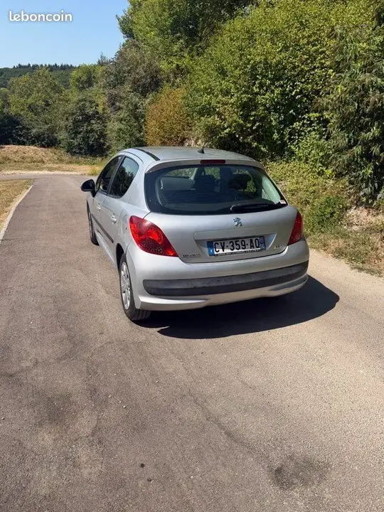 Peugeot 207 2007 photo 3