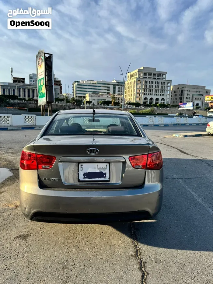 Kia Forte 2012 photo 2