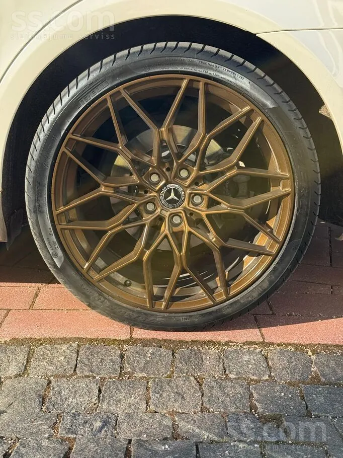 Mercedes-Benz E400 2013 photo 4