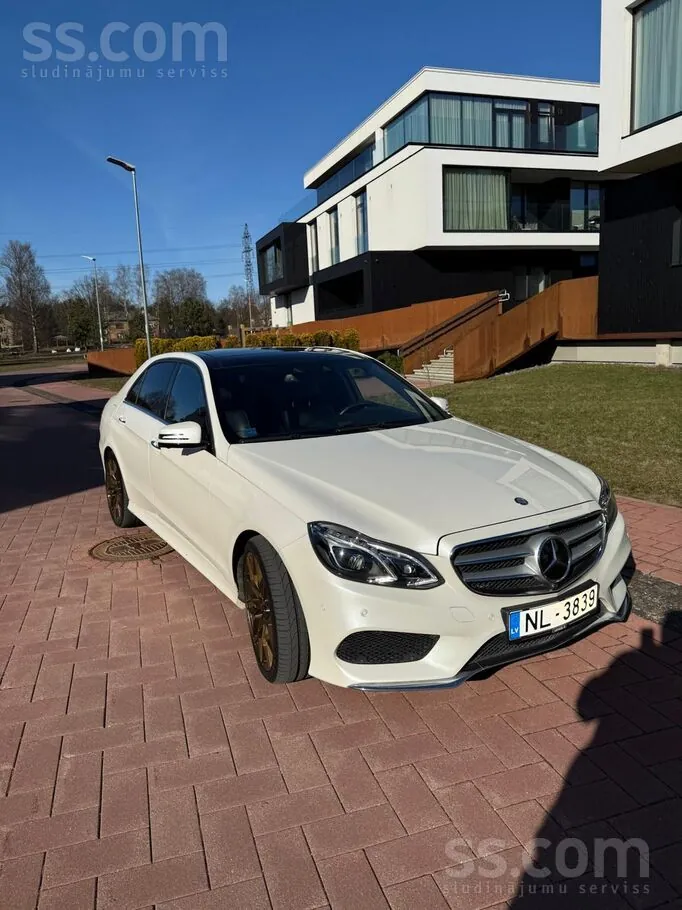 Mercedes-Benz E400