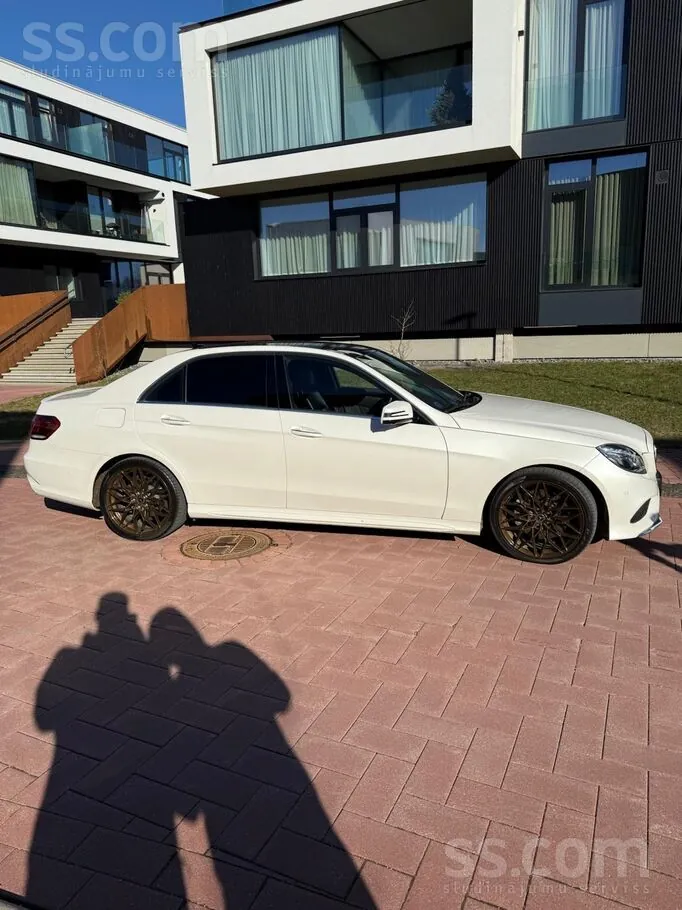 Mercedes-Benz E400 2013 photo 2